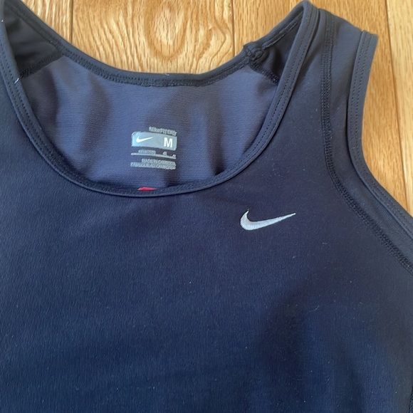 Nikefit Black Activewear top - Picture 2 of 8
